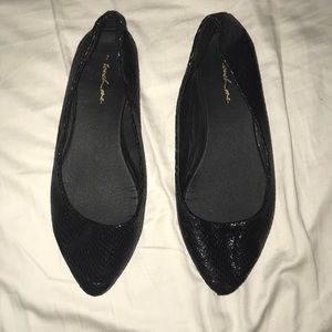 black sparkly pointed-toe flats